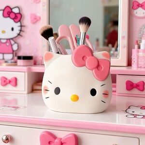 Hello Kitty Make Up Brush or Pen Holder-NEW